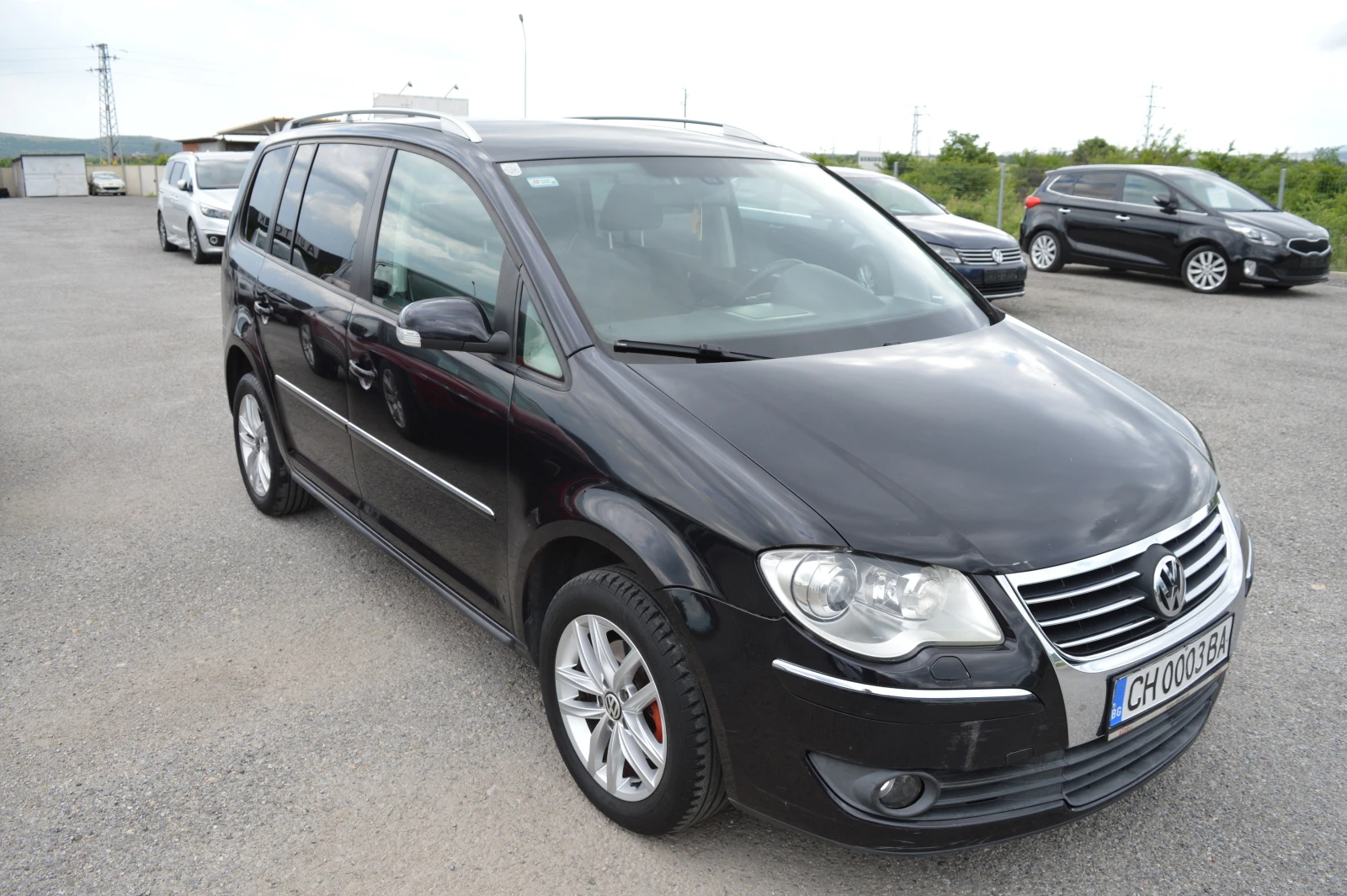 VW Touran 2.0TDI-DSG-BMM, снимка 3 - Автомобили и джипове - 54702267