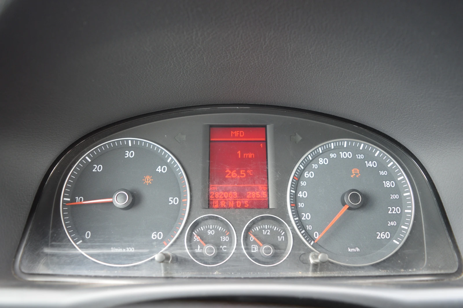 VW Touran 2.0TDI-DSG-BMM, снимка 12 - Автомобили и джипове - 54702267