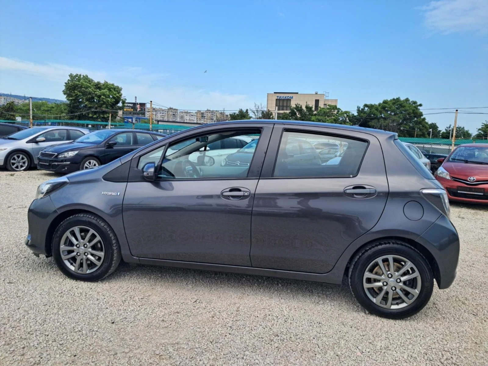 Toyota Yaris 1.5HYBRID, снимка 8 - Автомобили и джипове - 54793718