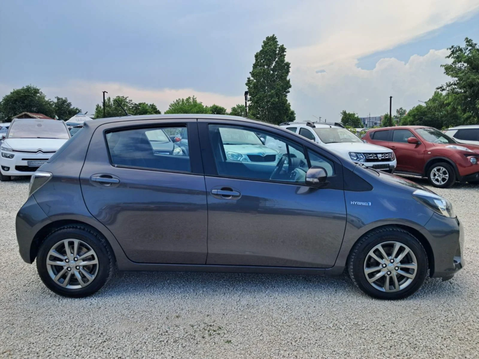 Toyota Yaris 1.5HYBRID, снимка 7 - Автомобили и джипове - 54793718