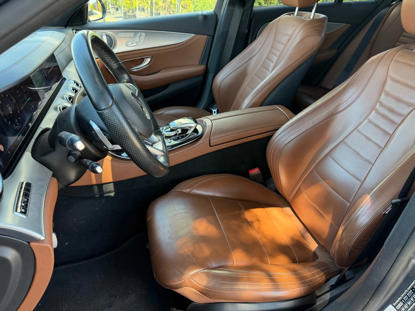 Mercedes-Benz E 350 AMG= HEADUP= KEYLESS GO= DISTRONIC= PANORAMA= PODG, снимка 8 - Автомобили и джипове - 54913115