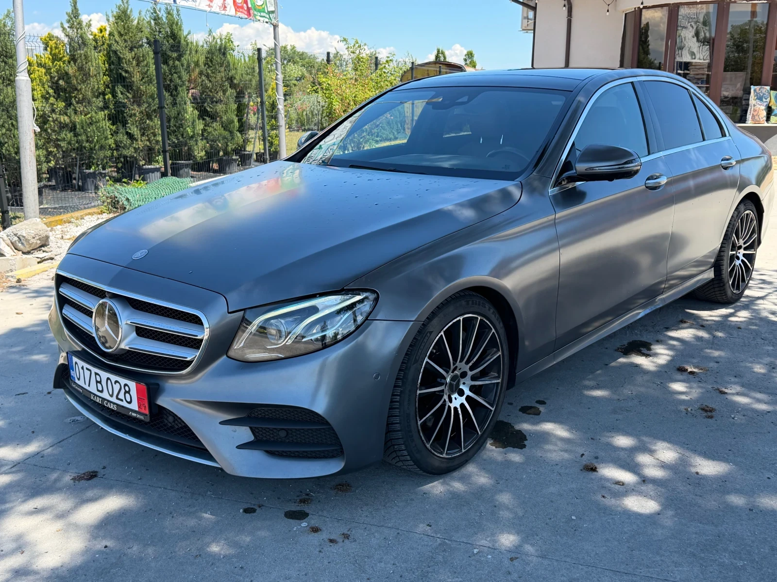 Mercedes-Benz E 350 AMG= HEADUP= KEYLESS GO= DISTRONIC= PANORAMA= PODG
