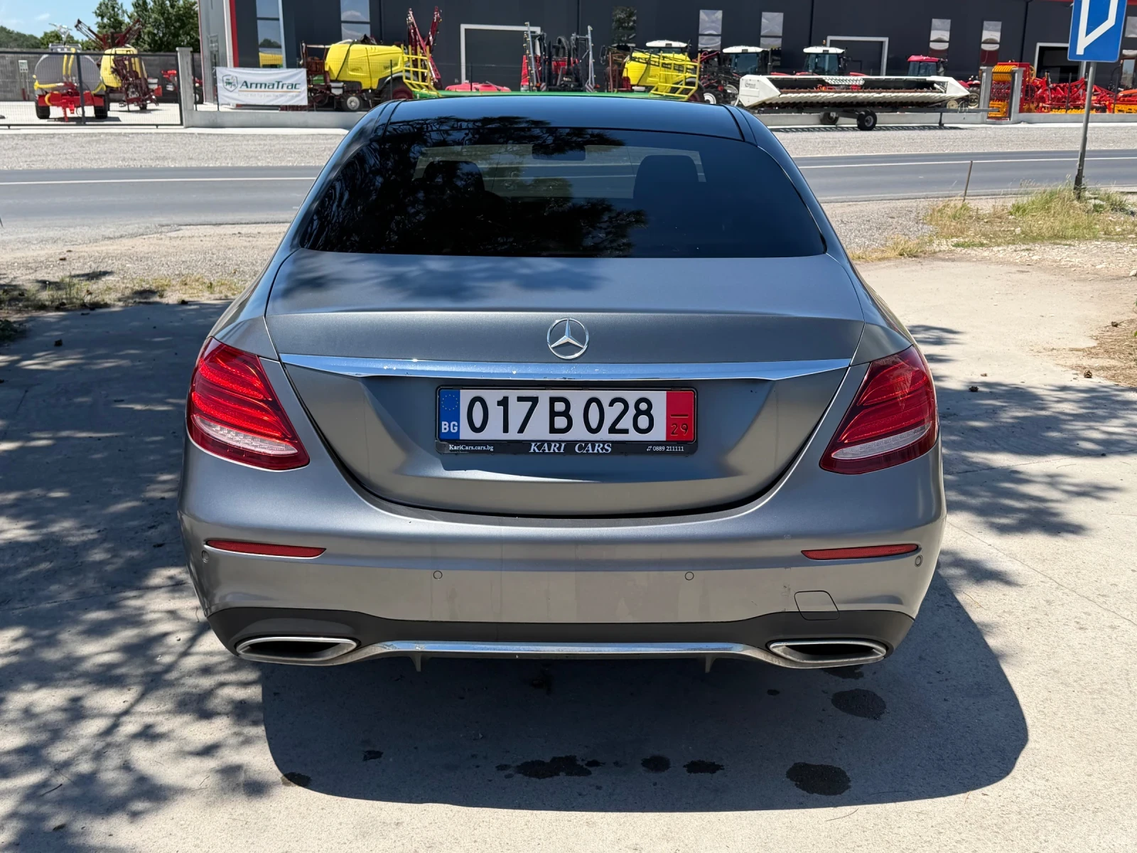 Mercedes-Benz E 350 AMG= HEADUP= KEYLESS GO= DISTRONIC= PANORAMA= PODG, снимка 5 - Автомобили и джипове - 54913115