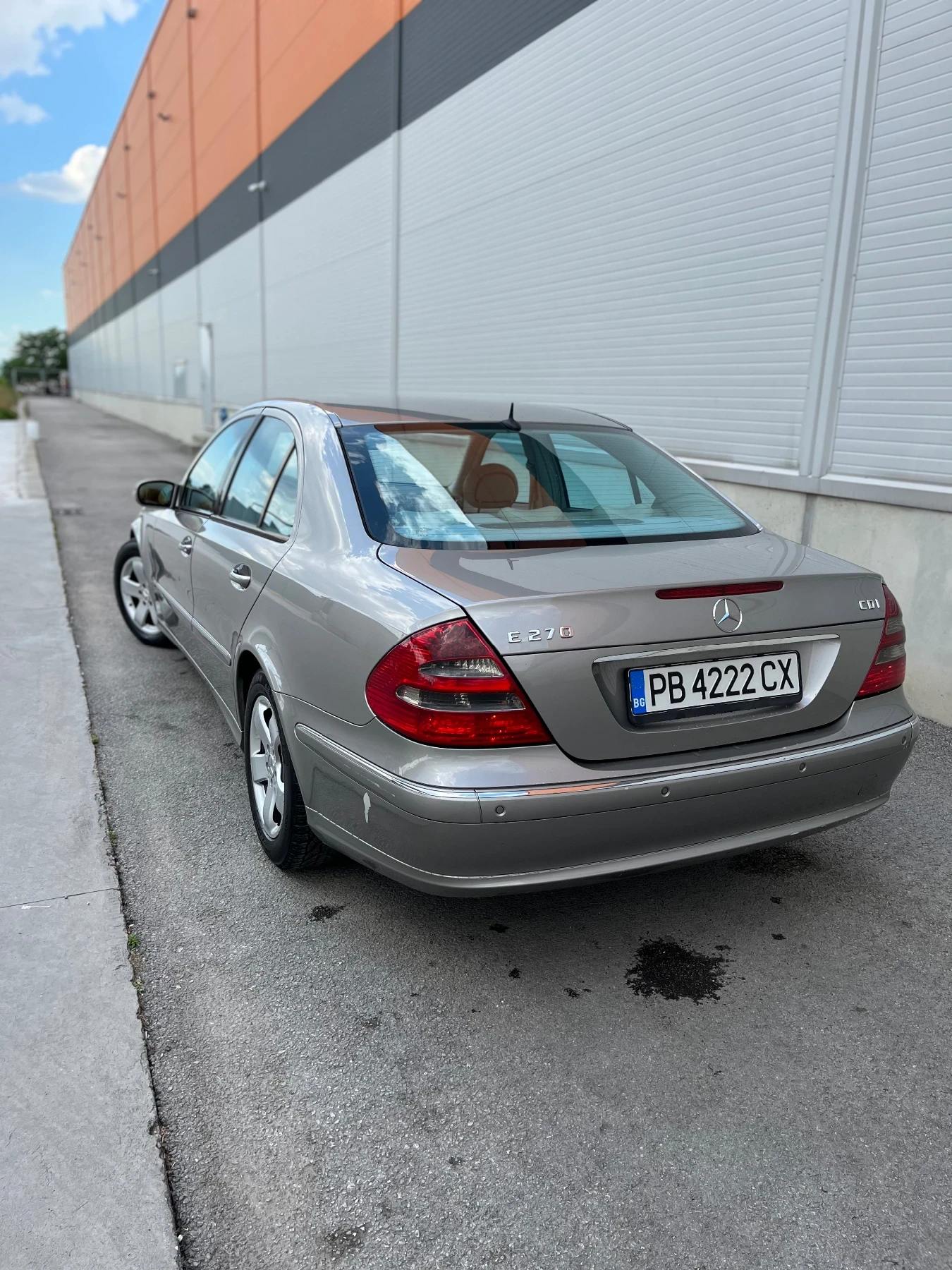 Mercedes-Benz E 270 Avangarde, снимка 4 - Автомобили и джипове - 54961772