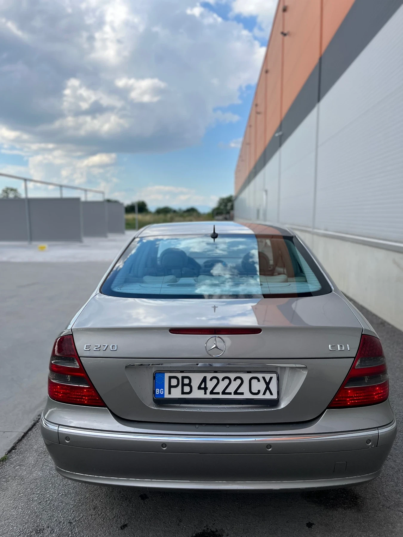 Mercedes-Benz E 270 Avangarde, снимка 5 - Автомобили и джипове - 54961772
