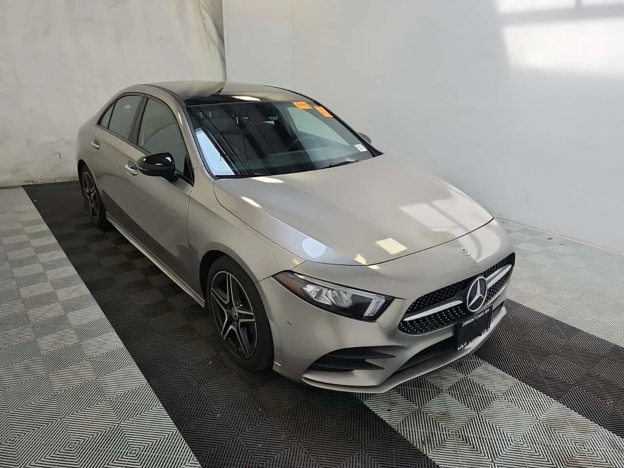 Mercedes-Benz A 220 ALCANTARA| AMBIENT| ПАМЕТ| ПАНО| 2 КЛЮЧА| , снимка 2 - Автомобили и джипове - 55035863