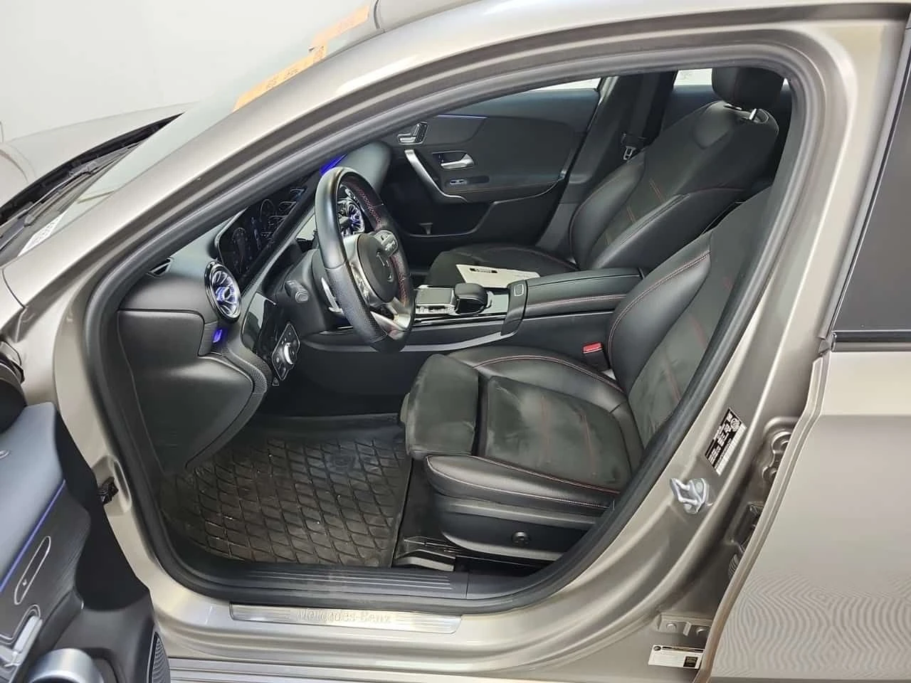 Mercedes-Benz A 220 ALCANTARA| AMBIENT| ПАМЕТ| ПАНО| 2 КЛЮЧА| , снимка 7 - Автомобили и джипове - 55035863