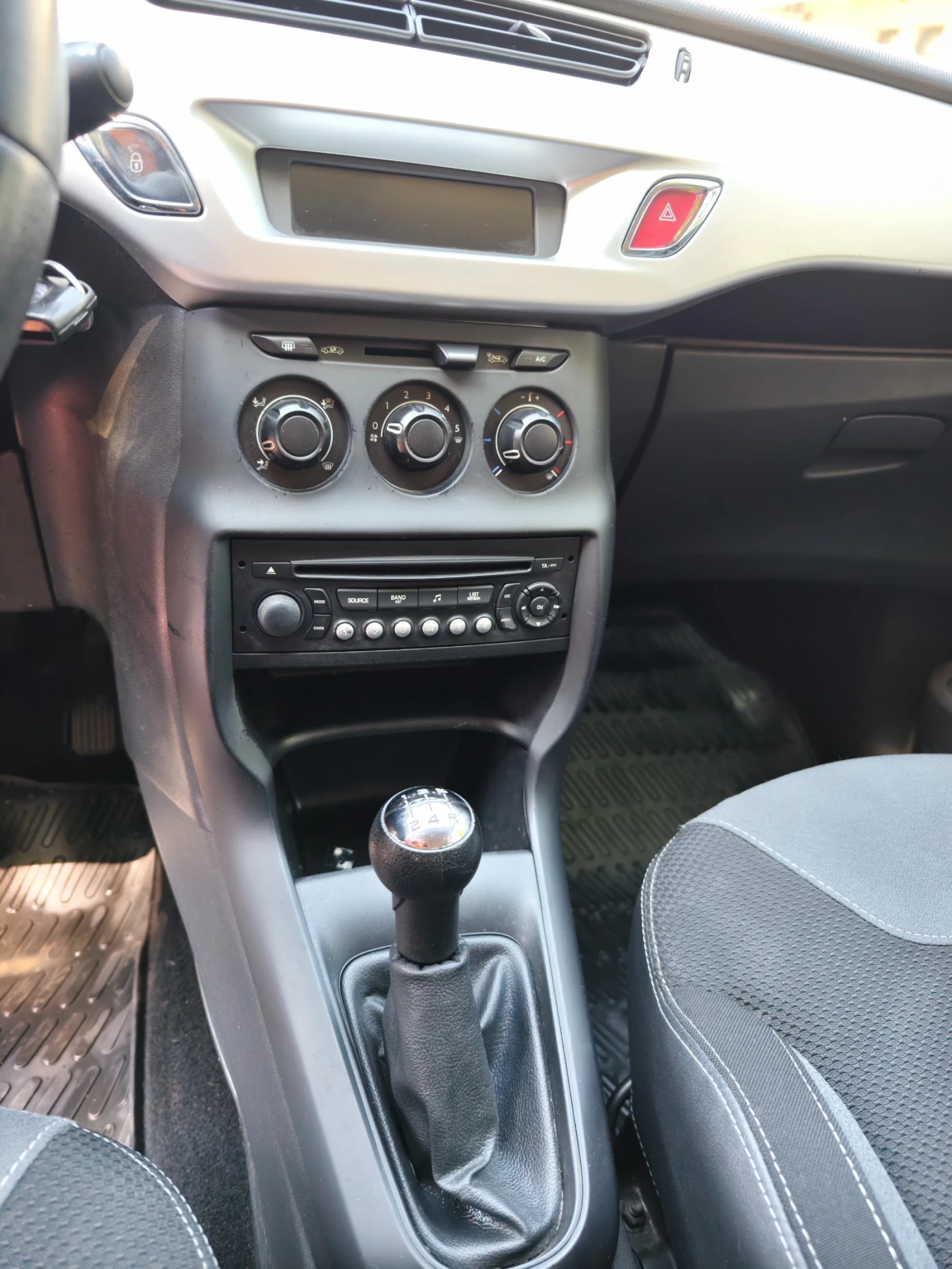 Citroen C3, снимка 13 - Автомобили и джипове - 55236130