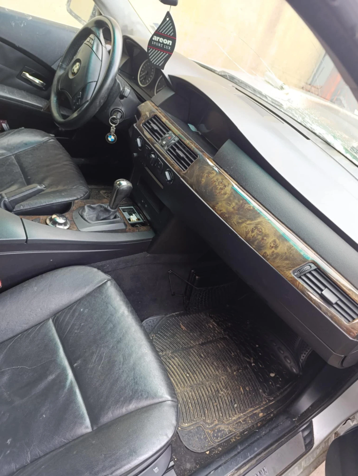 BMW 520, снимка 3 - Автомобили и джипове - 55292395