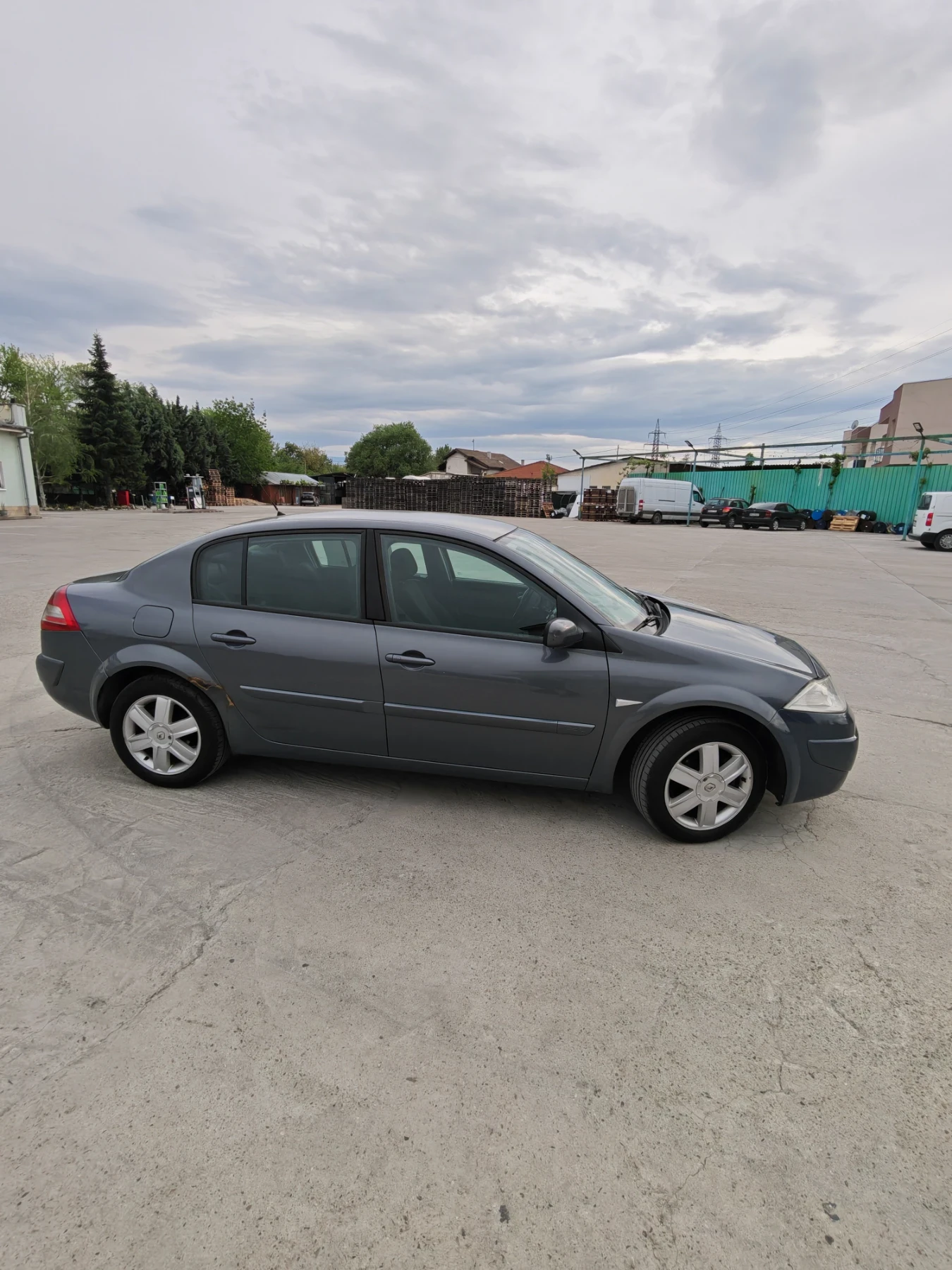 Renault Megane, снимка 9 - Автомобили и джипове - 55429624