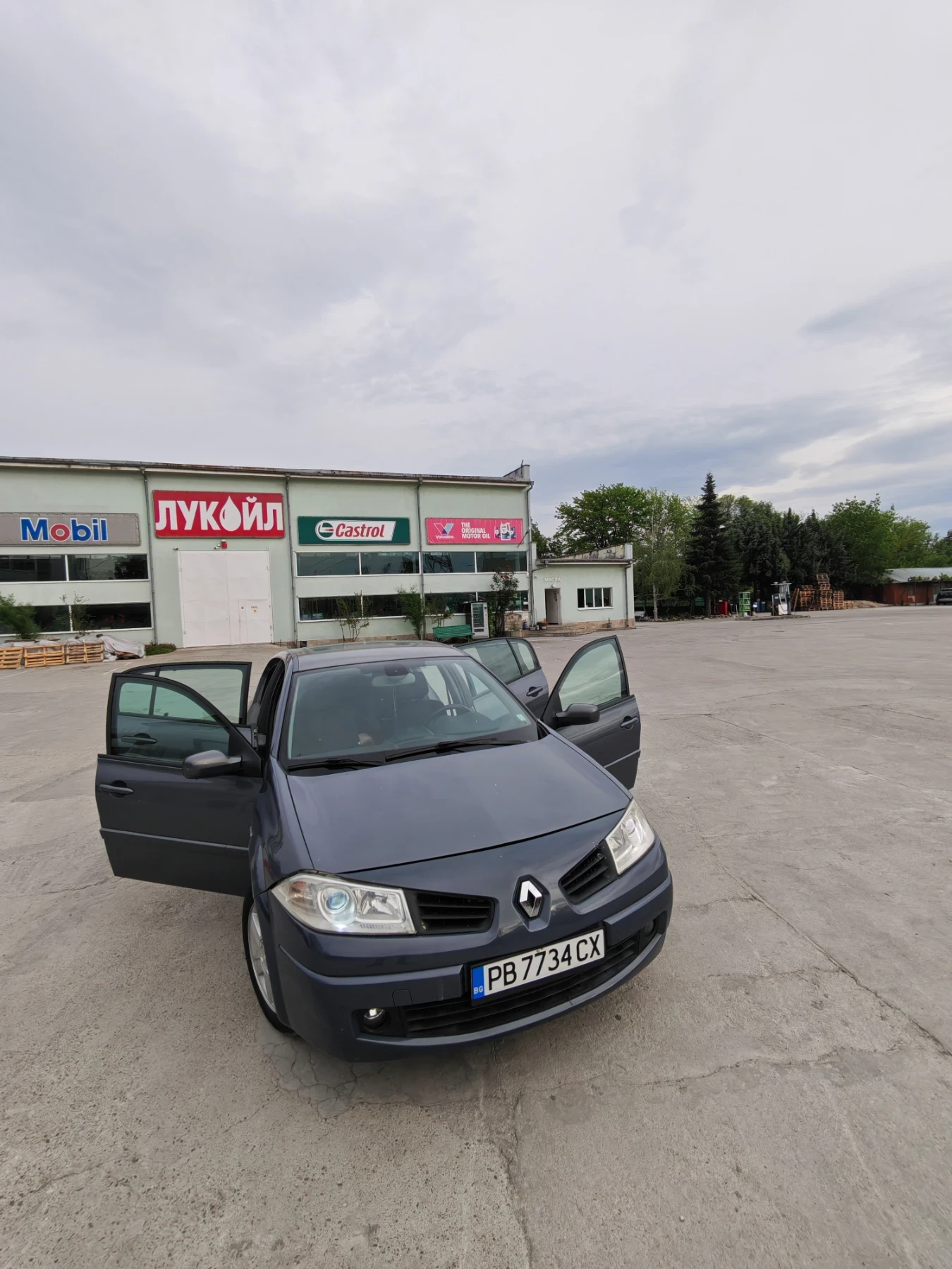 Renault Megane, снимка 4 - Автомобили и джипове - 55429624