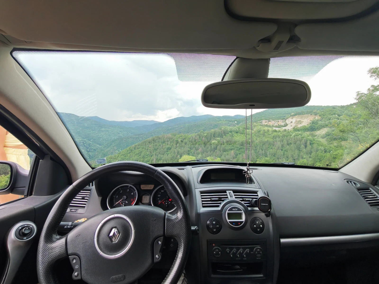 Renault Megane, снимка 2 - Автомобили и джипове - 55429624