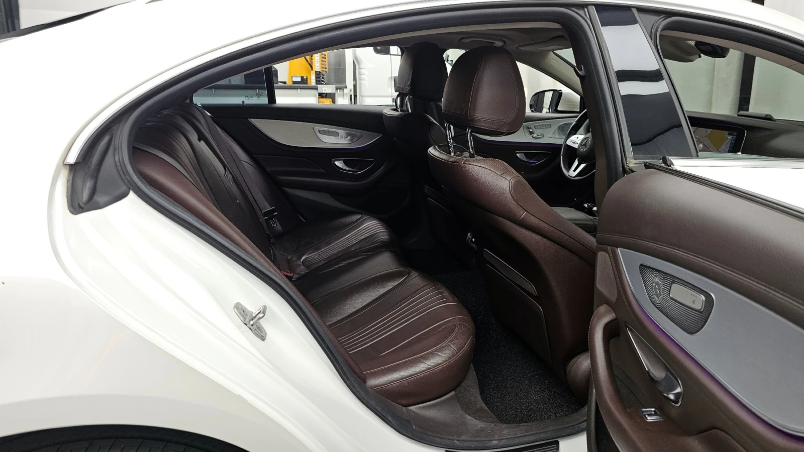 Mercedes-Benz CLS CLS400d 4MATIC | AMG визия | HUD | 360  камера, снимка 10 - Автомобили и джипове - 55664006