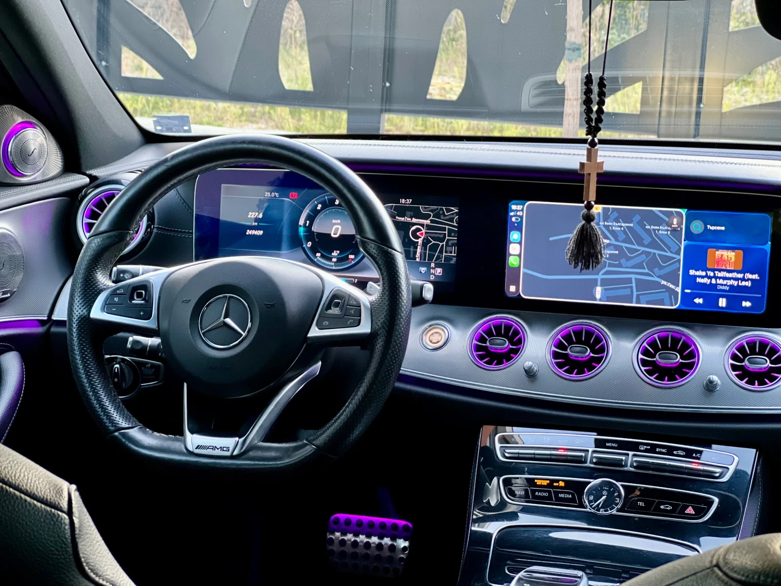 Mercedes-Benz E 220 AMG Premium plus FULL LED Digital Head-up, снимка 9 - Автомобили и джипове - 56154509
