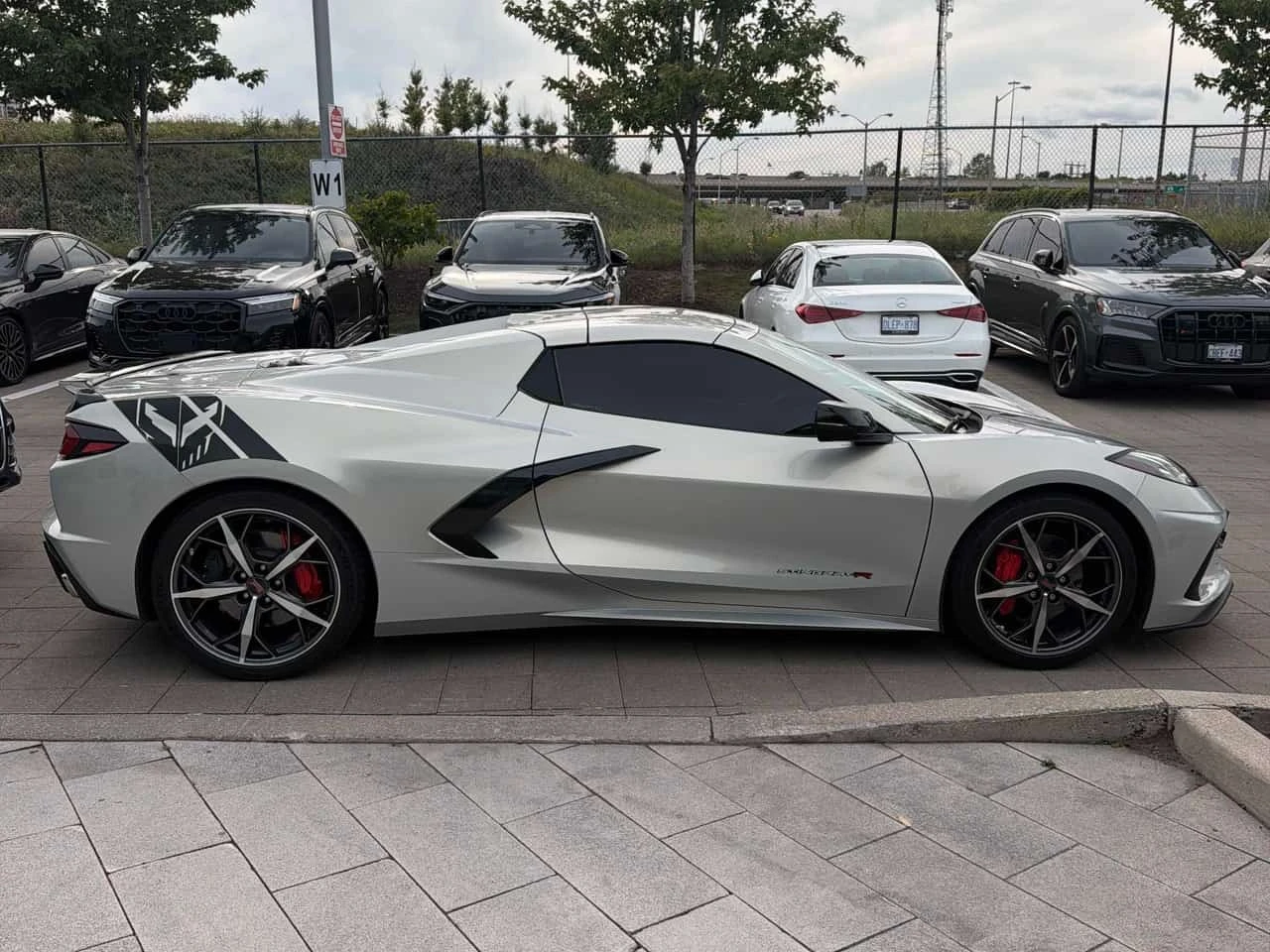 Chevrolet Corvette 2LT | CARFAX | АВТОФИНАНСИРАНЕ, снимка 4 - Автомобили и джипове - 56184242