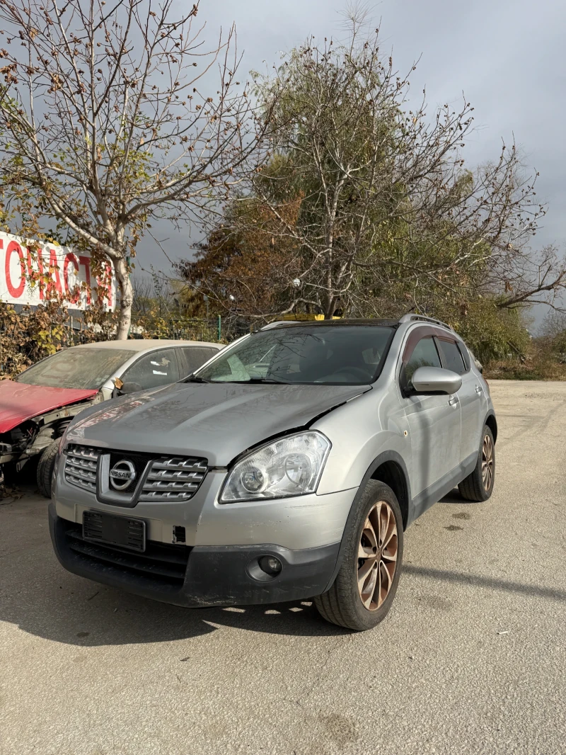 Nissan Qashqai 1.5 DCi, снимка 2 - Автомобили и джипове - 47943526