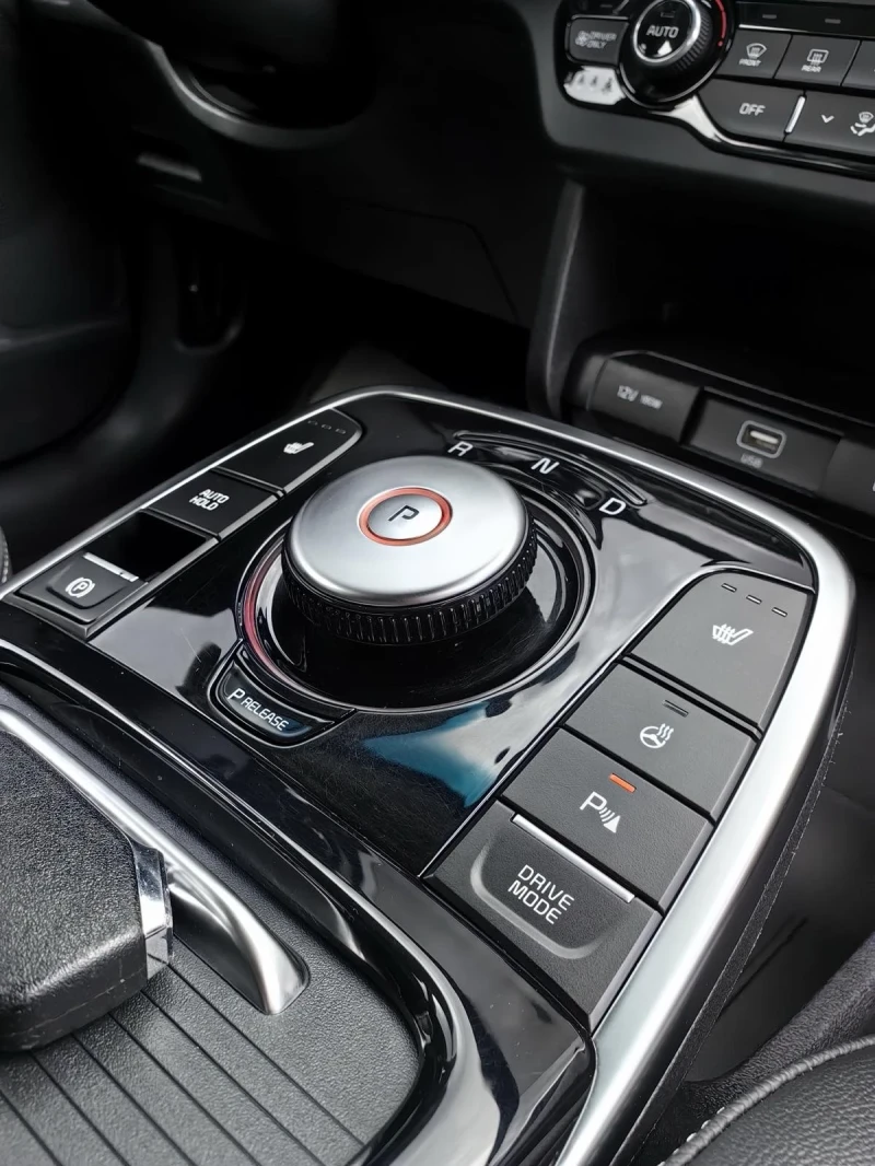Kia Niro Термопомпа 64 KWh , снимка 11 - Автомобили и джипове - 52669294