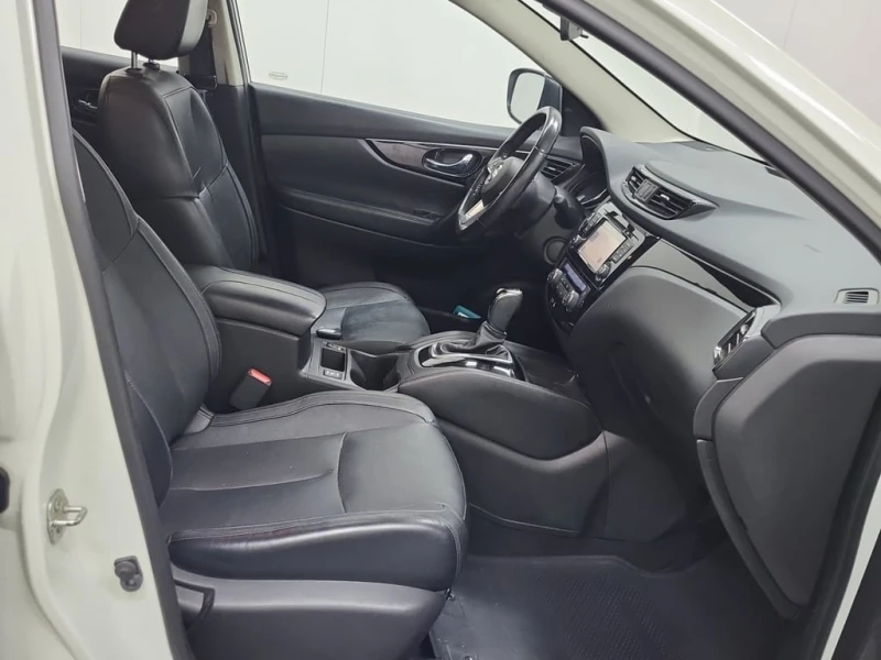 Nissan Qashqai * AWD SL CVT * CARFAX * БЕЗ ПЪРВОНАЧАЛНА ВНОСКА, снимка 13 - Автомобили и джипове - 53299608