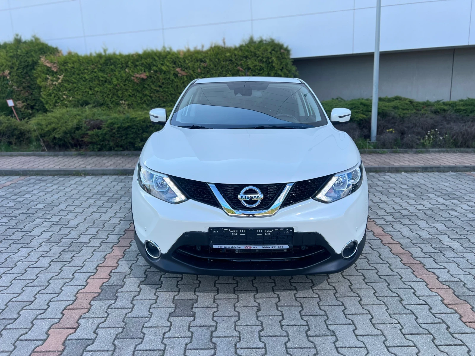Nissan Qashqai 1.2i Turbo Led Euro6b - изображение 6