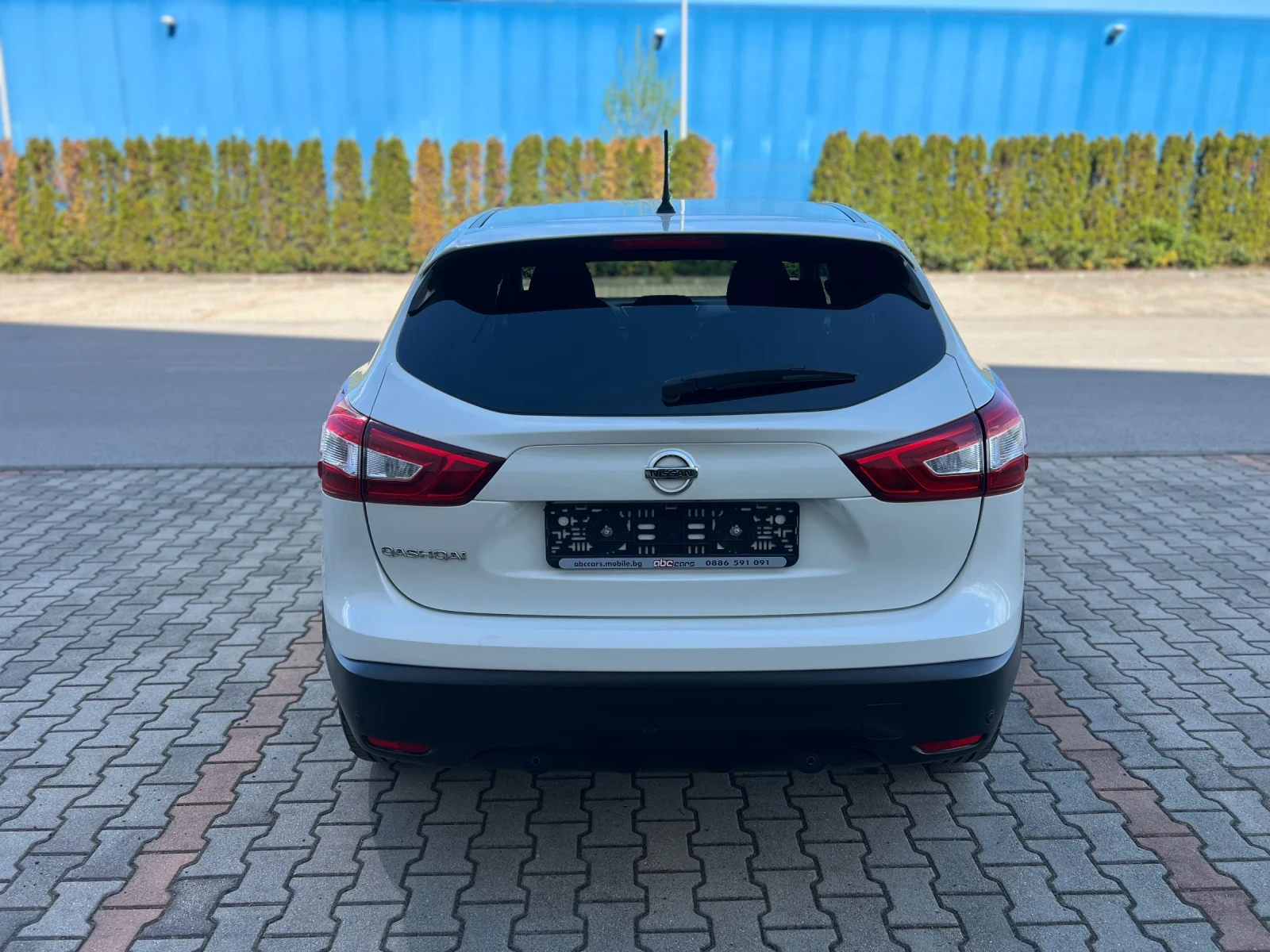 Nissan Qashqai 1.2i Turbo Led Euro6b - изображение 3
