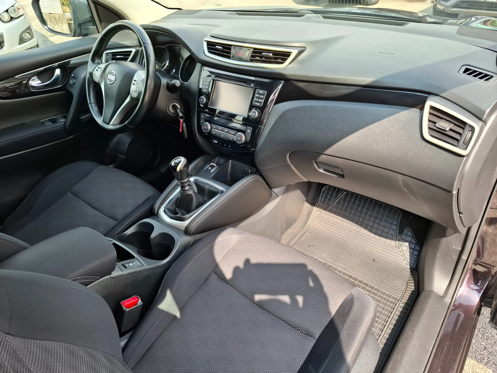 Nissan Qashqai 1.6 NAVI KAMERA - изображение 10