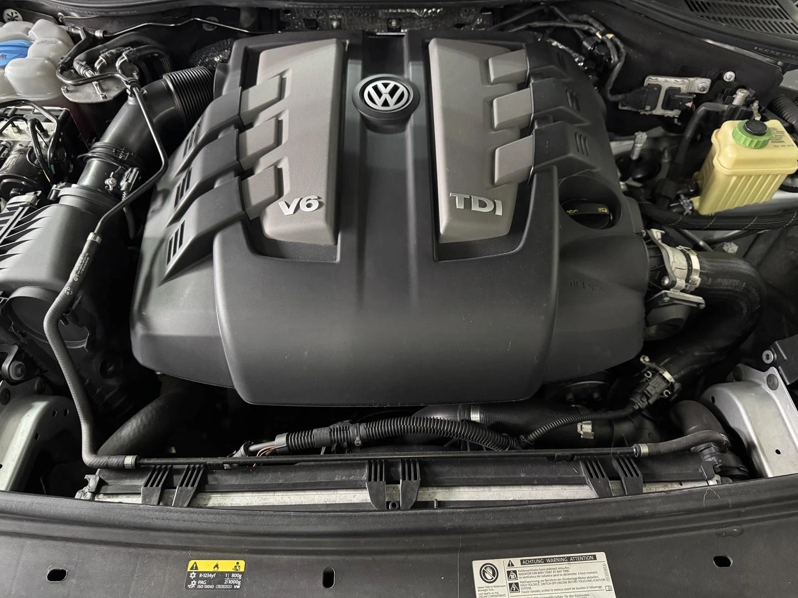 VW Touareg R-line-262ps-4x4 | Mobile.bg   17