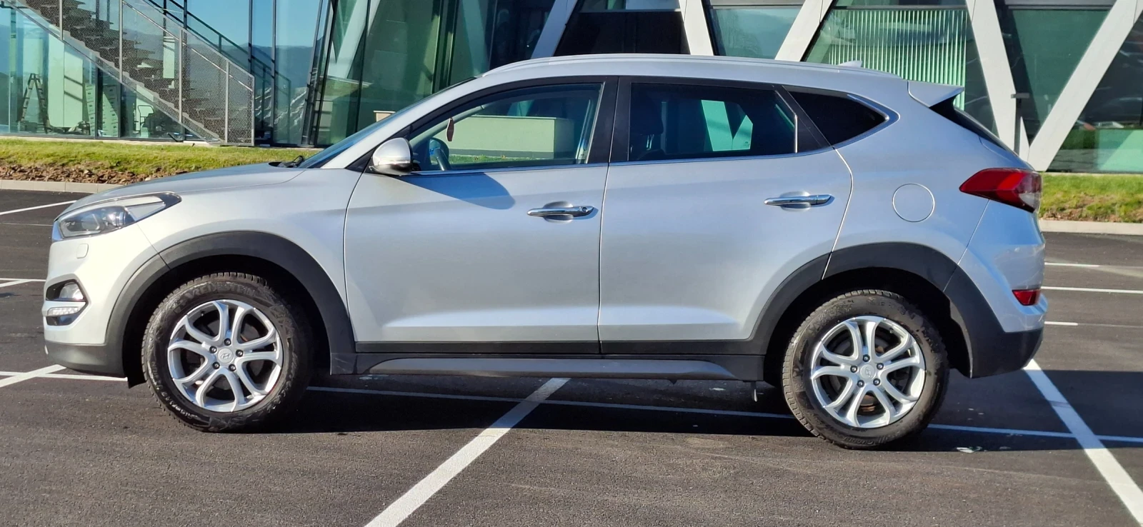 Hyundai Tucson 2.0 Awd 184kc Line  Xenon Led A��������!! | Mobile.bg � ����������� 4