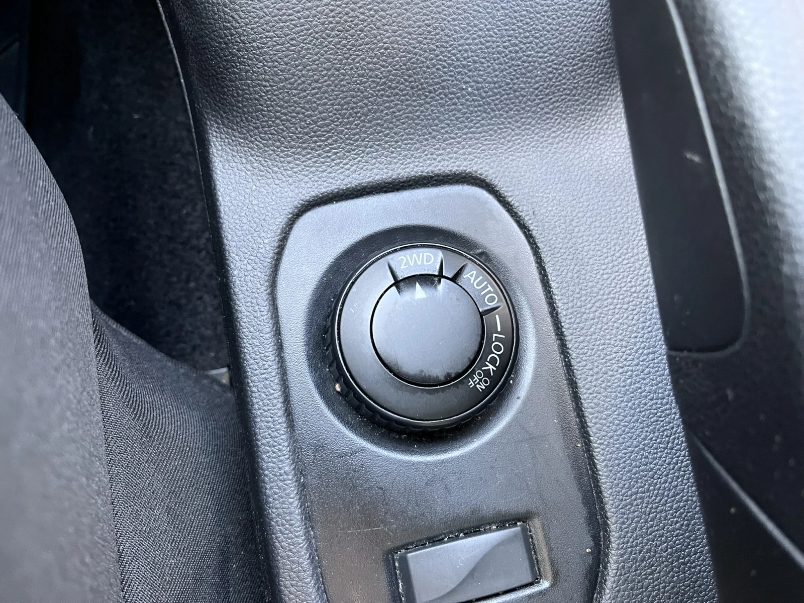 Dacia Duster 1.5 dCi 115 к.с 4x4, снимка 10 - Автомобили и джипове - 53737845