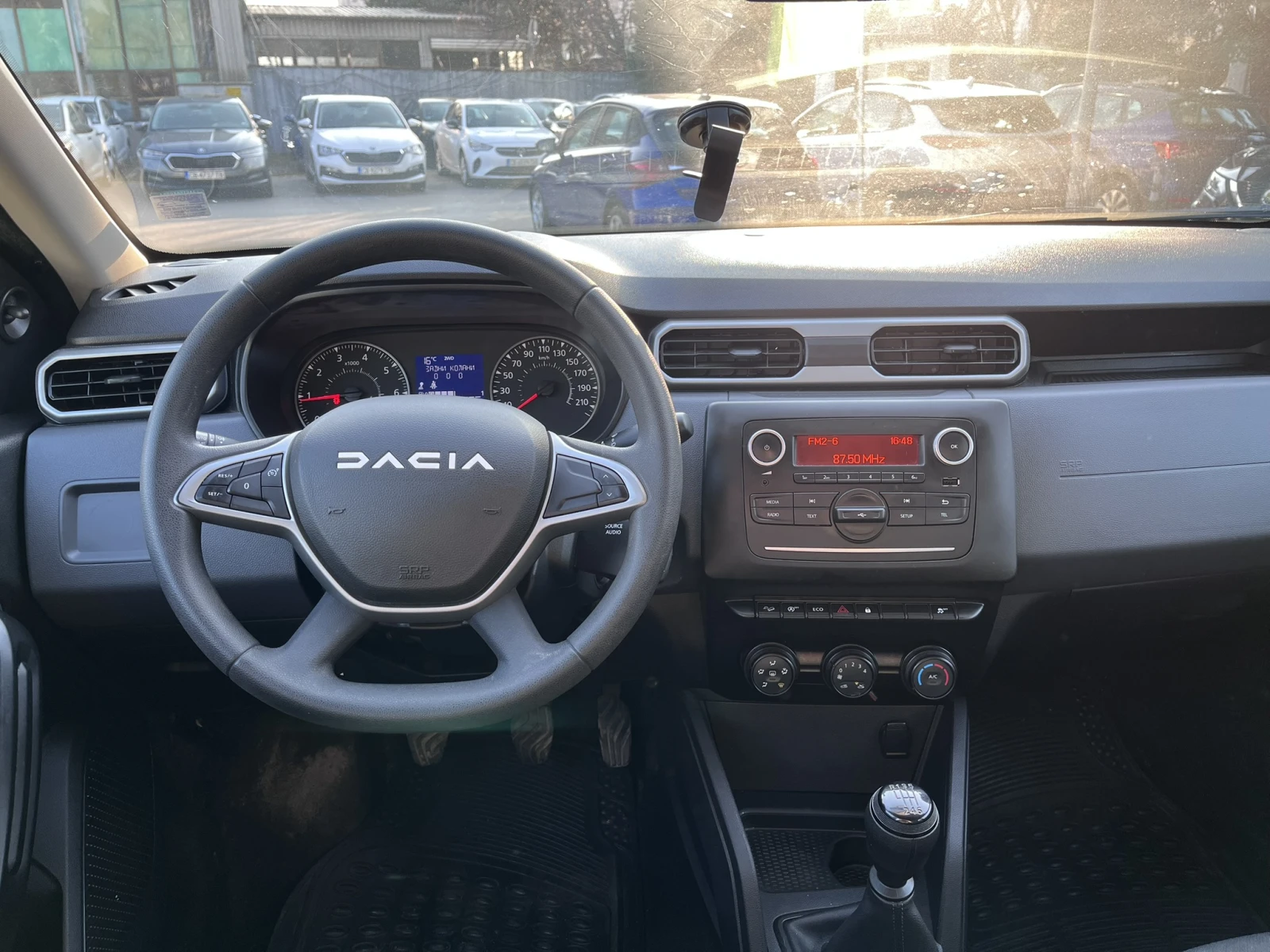 Dacia Duster 1.5 dCi 115 к.с 4x4, снимка 7 - Автомобили и джипове - 53737845
