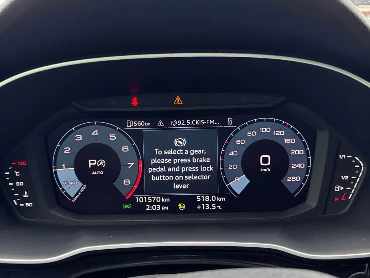 Audi Q3 Progressiv| ОТ ГЛАВНО ПРЕДСТАВИТЕЛСТВО| КЛИПОВЕ, снимка 10 - Автомобили и джипове - 54641925