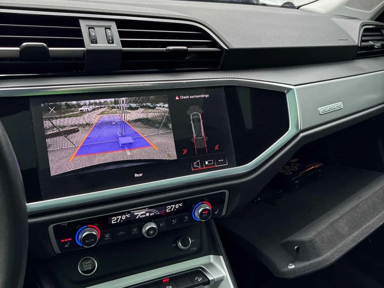Audi Q3 Progressiv| ОТ ГЛАВНО ПРЕДСТАВИТЕЛСТВО| КЛИПОВЕ, снимка 12 - Автомобили и джипове - 54641925