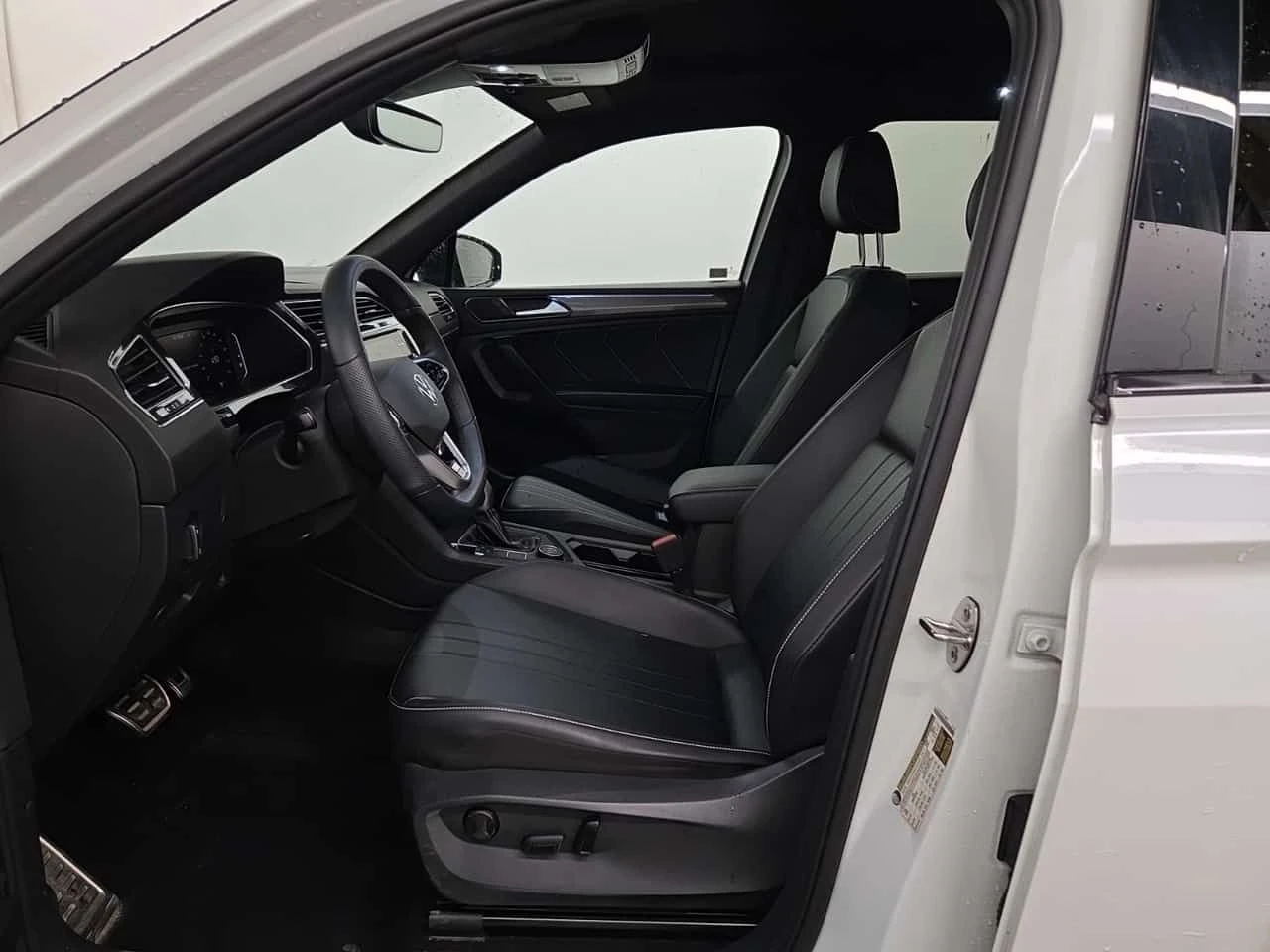 VW Tiguan R-LINE BLACK EDITION| PANO| ��������| 2 �����|  | Mobile.bg � ����������� 10