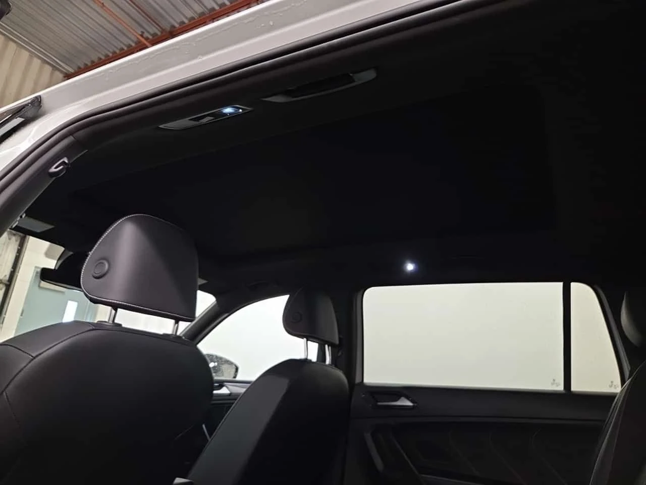 VW Tiguan R-LINE BLACK EDITION| PANO| ��������| 2 �����|  | Mobile.bg � ����������� 13