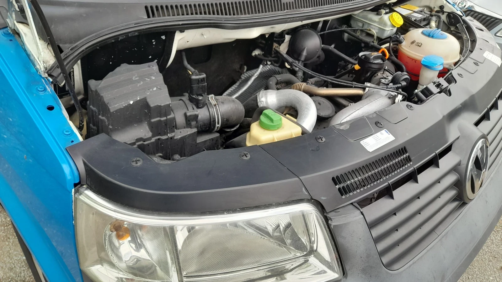 VW Transporter 2.5 TDI 131 kc, снимка 13 - Бусове и автобуси - 54586023