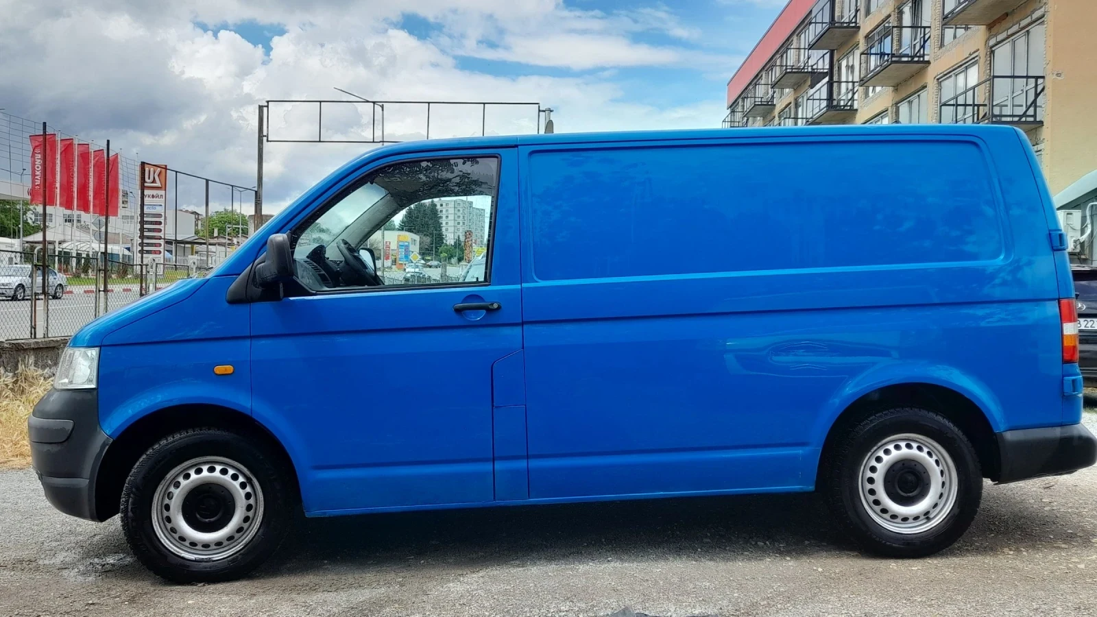 VW Transporter 2.5 TDI 131 kc, снимка 7 - Бусове и автобуси - 54586023