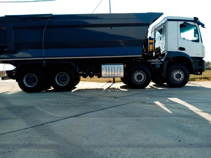 Mercedes-Benz Arocs 42.40 8x4 Tipper/Kipper EURO6 * UniRent* , снимка 4 - Камиони - 49871818