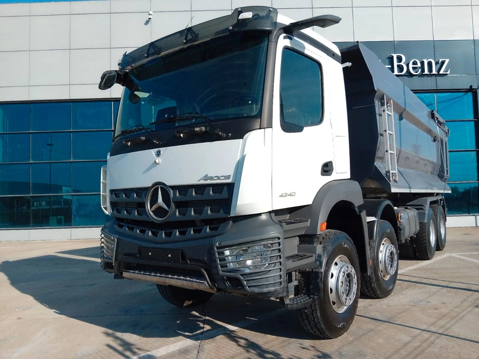 Mercedes-Benz Arocs 42.40 8x4 Tipper/Kipper EURO6 * UniRent* , снимка 1