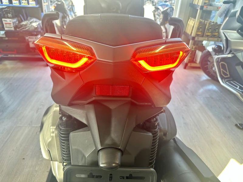 Yamaha X-max 400i ABS/TC/LED 04.2018г., снимка 4 - Мотоциклети и мототехника - 52883651