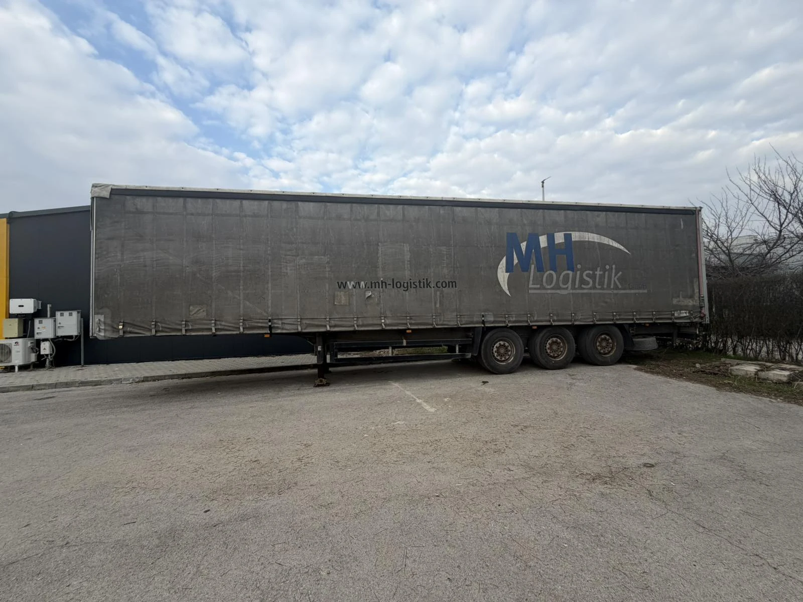 Полуремарке Schmitz scs 24