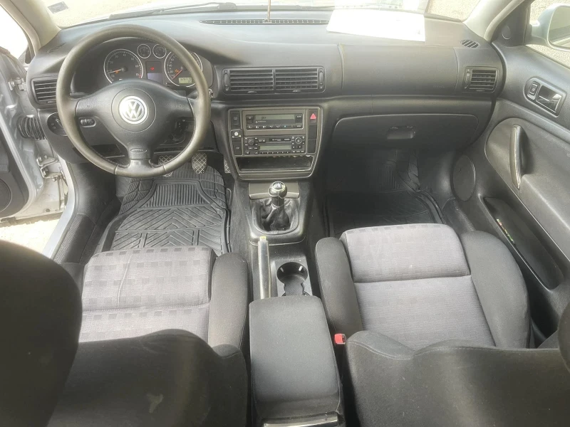 VW Passat, снимка 8 - Автомобили и джипове - 47223706