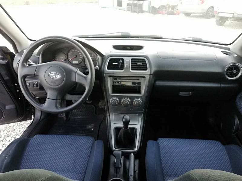 Subaru Impreza 1.5i klima 4x4, снимка 9 - Автомобили и джипове - 47813600