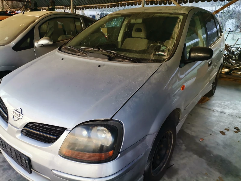 Nissan Almera tino, снимка 13 - Автомобили и джипове - 48672386