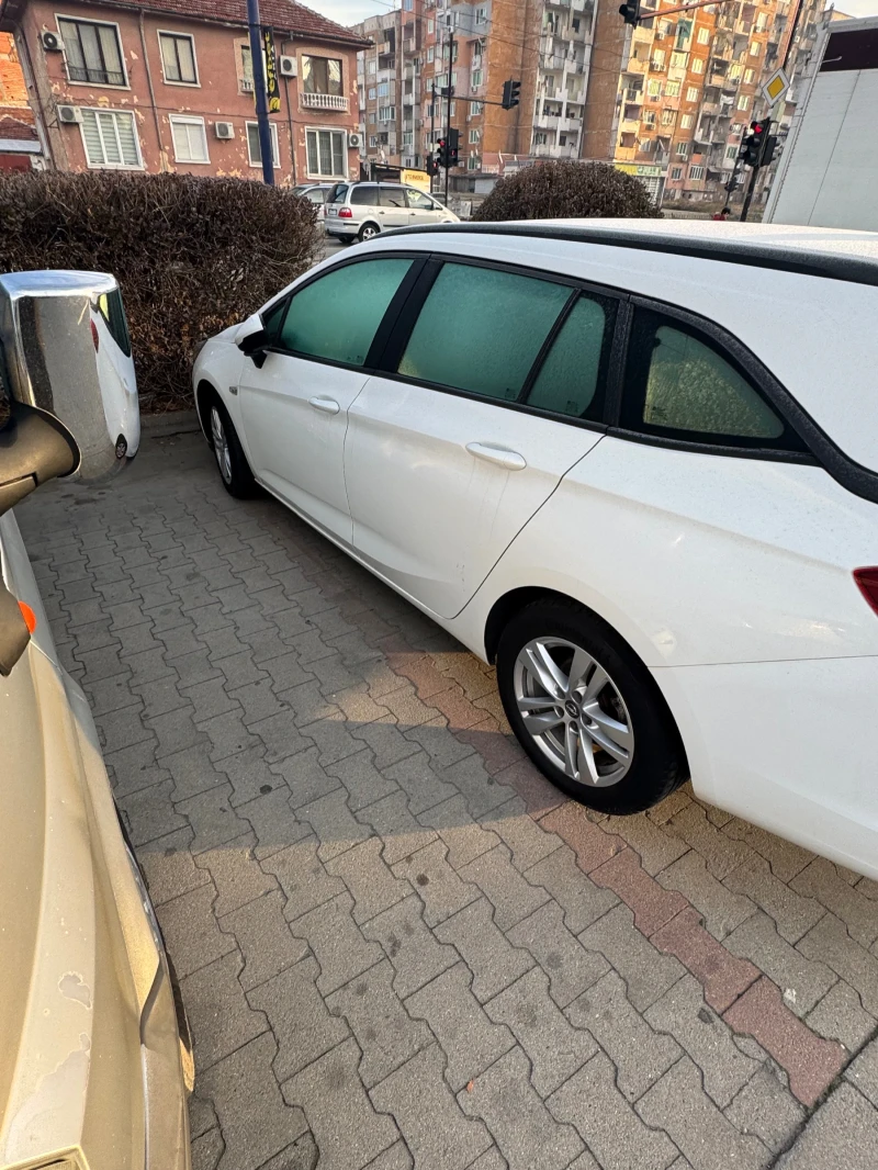 Opel Astra, снимка 7 - Автомобили и джипове - 48411556