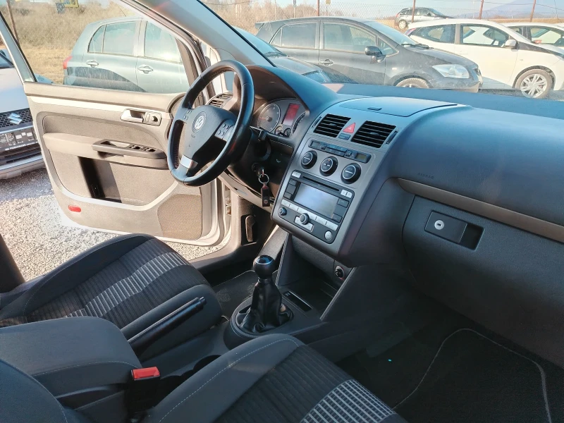 VW Touran 1.9 TDI, снимка 14 - Автомобили и джипове - 49050704