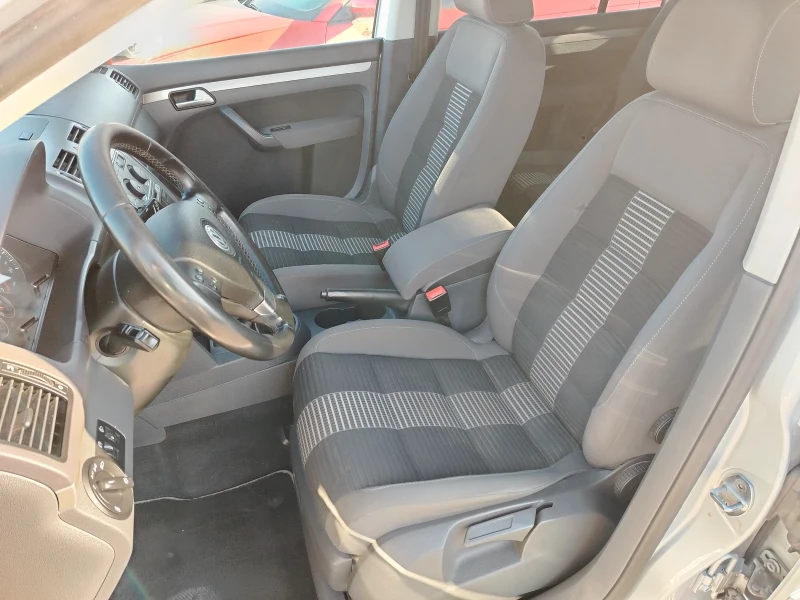 VW Touran 1.9 TDI, снимка 11 - Автомобили и джипове - 49050704