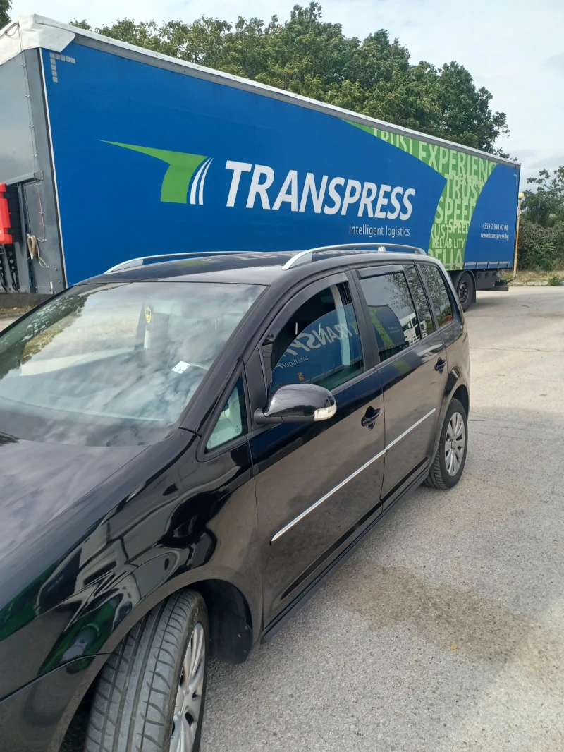 VW Touran 2.0tdi, снимка 3 - Автомобили и джипове - 52190803
