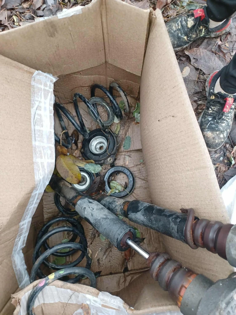 VW Touran 2.0tdi, снимка 13 - Автомобили и джипове - 52190803