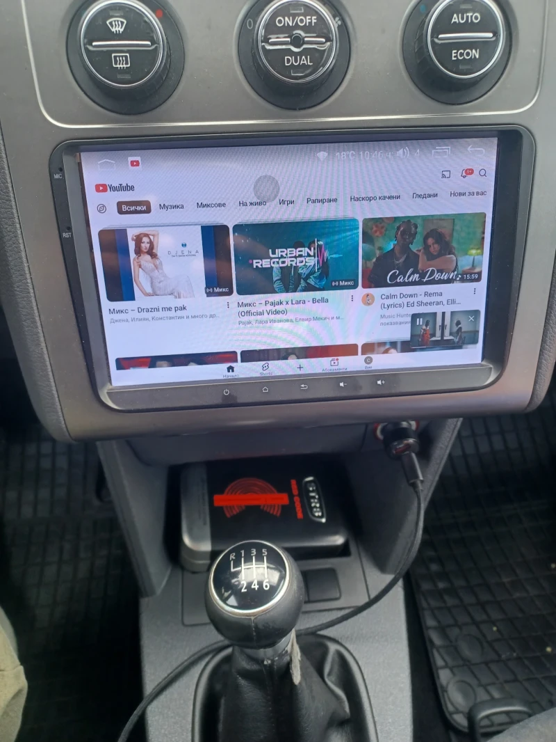 VW Touran 2.0tdi, снимка 12 - Автомобили и джипове - 52190803