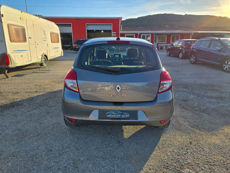 Renault Clio 1.2i УНИКАТ , снимка 4 - Автомобили и джипове - 52238136