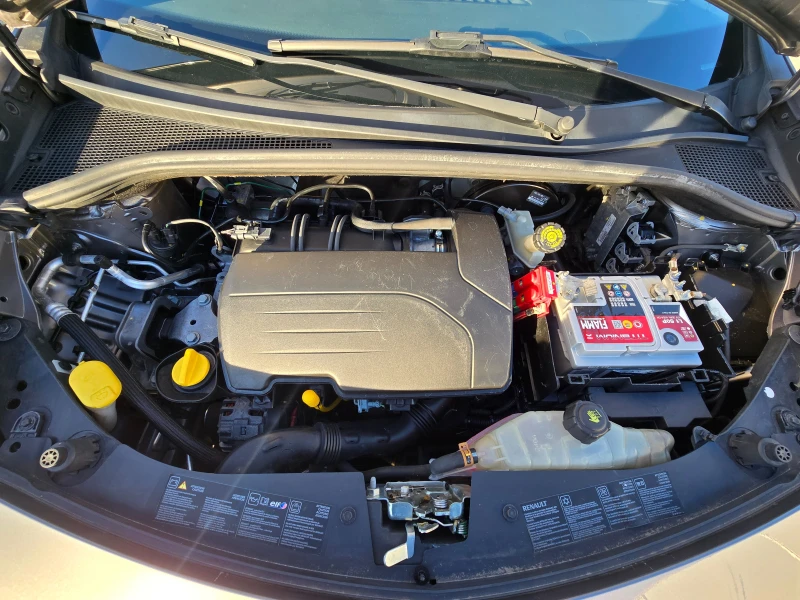 Renault Clio 1.2i УНИКАТ , снимка 9 - Автомобили и джипове - 52238136